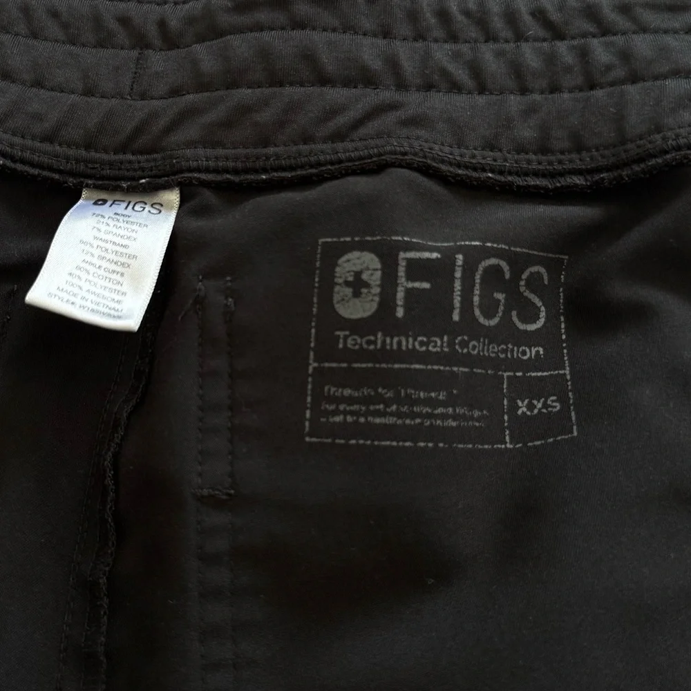 Women’s FIGS Zamora Jogger Scrub Pants - Picture 3 of 5